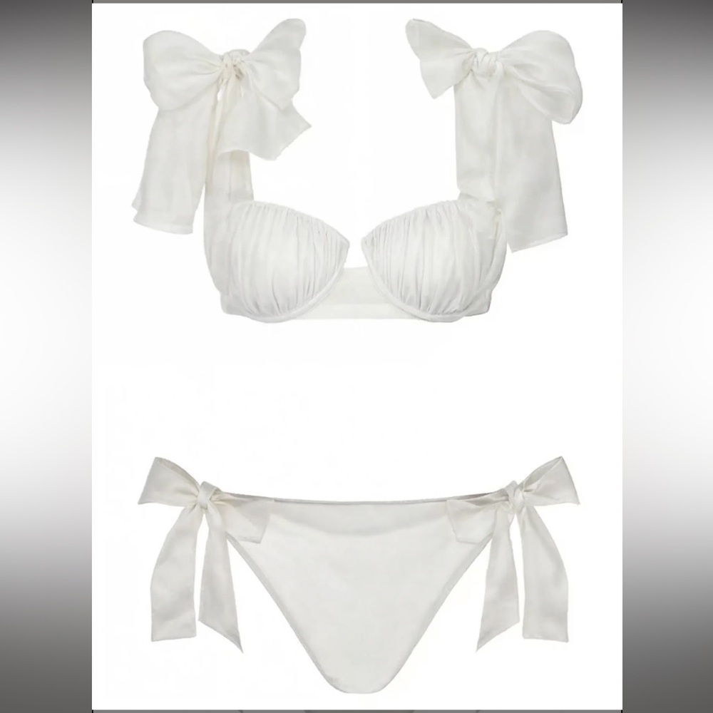 Chic White Ruffled Bikini Set - Picture 2 of 4